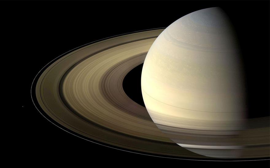 NASA: в кольцах Сатурна есть какой-то таинственный объект