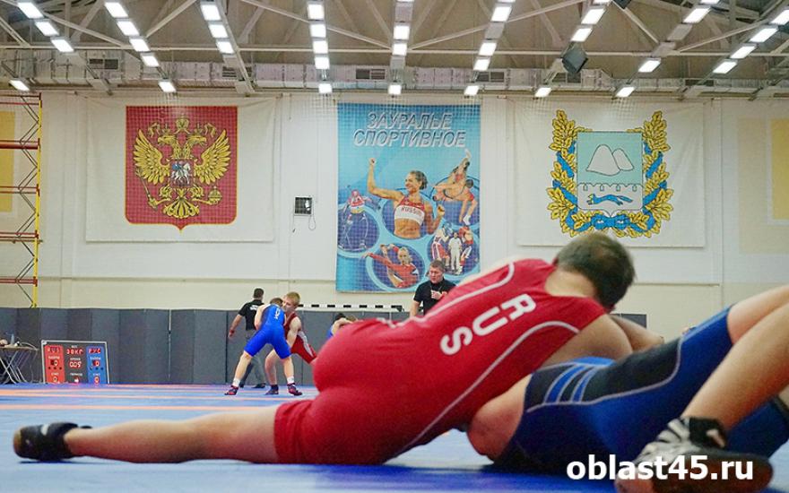 В Кургане прошел всероссийский турнир по греко-римской борьбе.