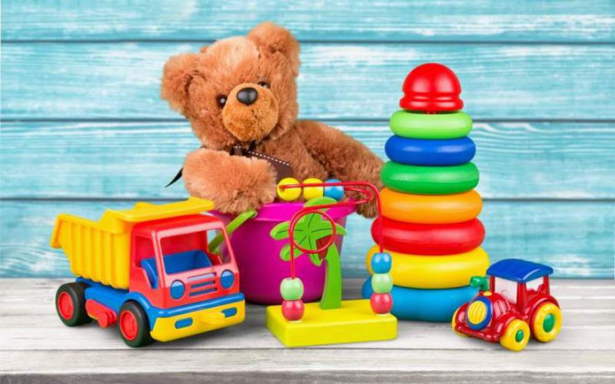 На творческое мышление детей влияет количество игрушек