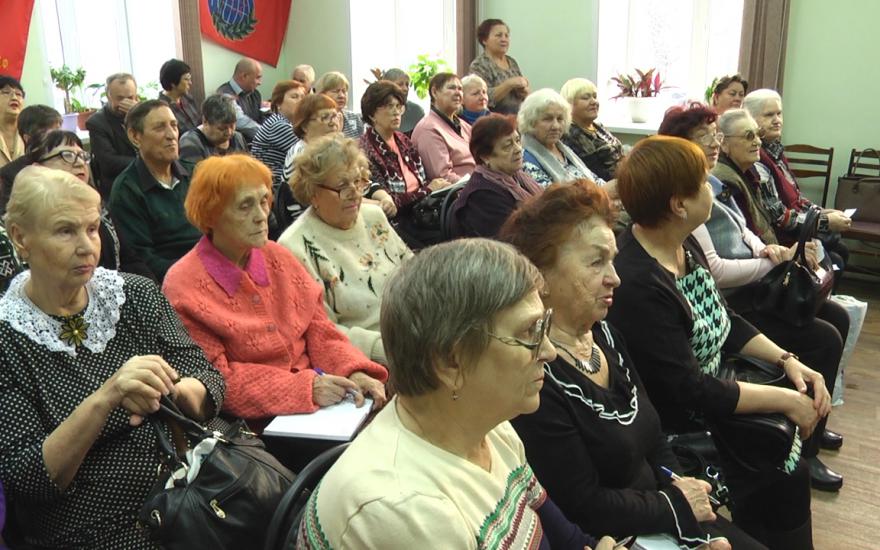 Курганские ветераны соревновались в знании Конституции России.
