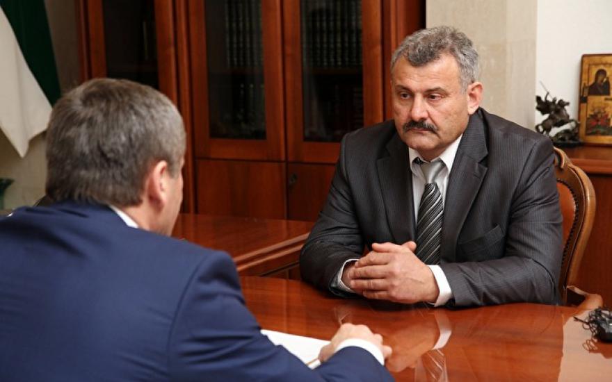 Прокуратура требует отставки главы Петуховского района