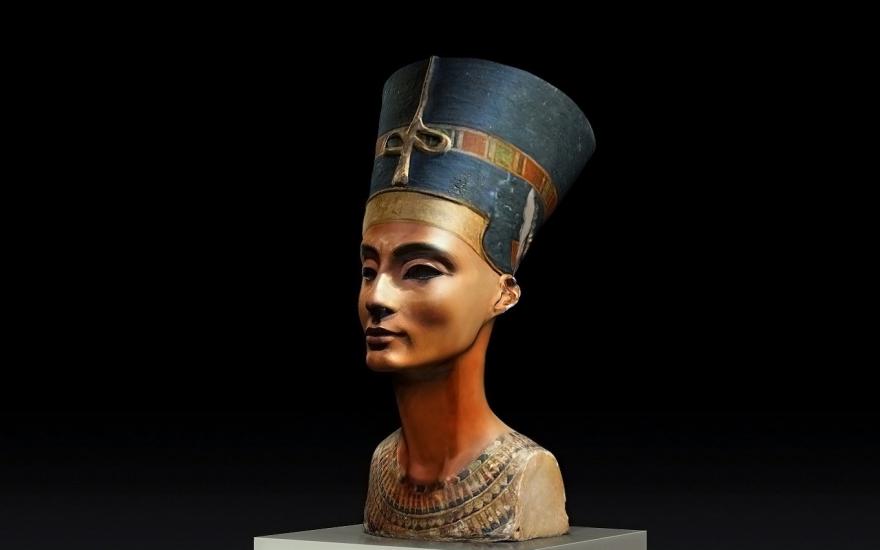 Ученые воссоздали лицо Нефертити.