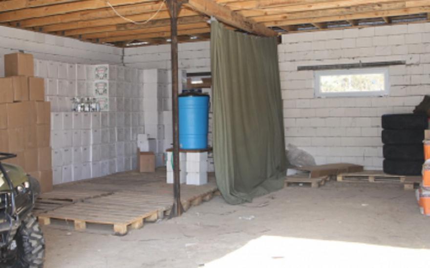 В Кургане дачник хранил в гараже алкоголь и сигареты на 3,5 млн рублей