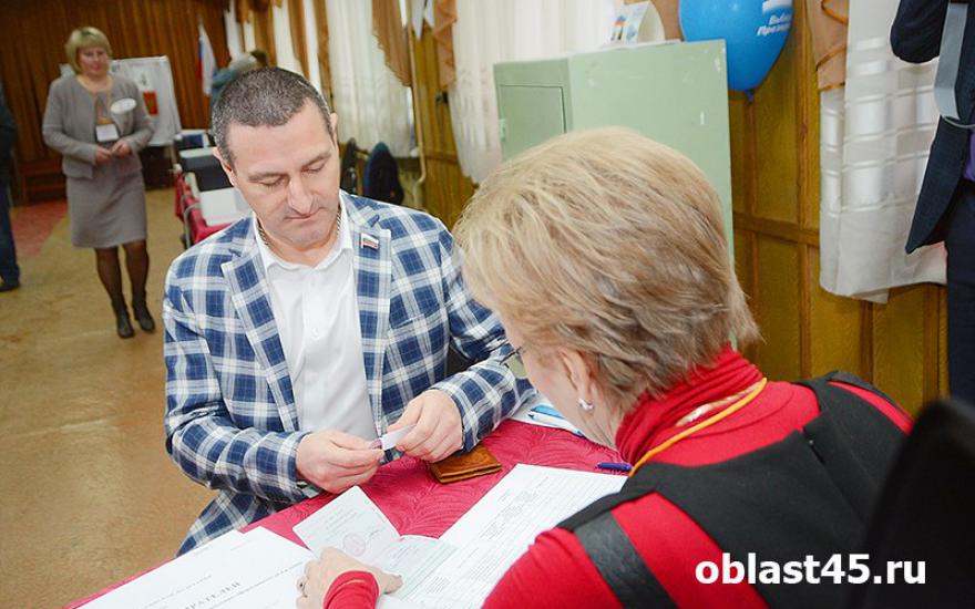 Депутат Госдумы Александр Ильтяков проголосовал с восторженным чувством.