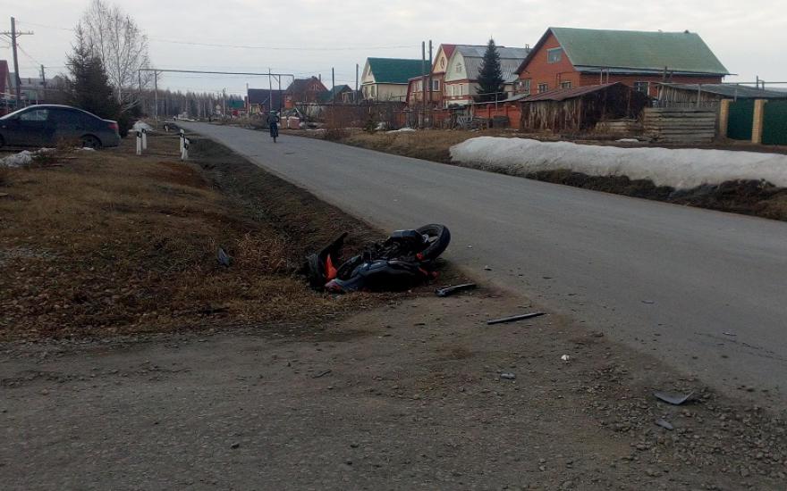 В Курганской области разбились два подростка на мотоцикле