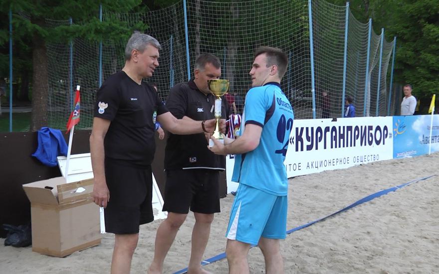 «Курганприбор» выиграл первый трофей нового сезона в пляжном футболе.