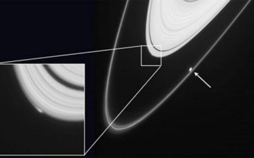 Астрономы: гуманоиды обитают возле Сатурна