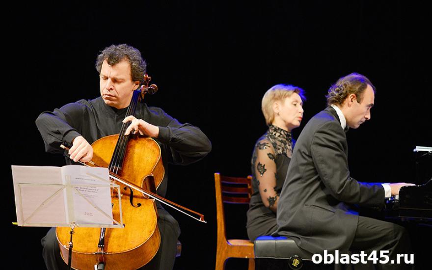 Финальный аккорд в фестивале Шостаковича поставили виолончель и фортепиано