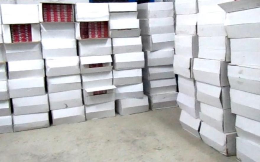В Зауралье изъяли 96 тысяч пачек сигарет, которые хотели провезти как кондитерские изделия