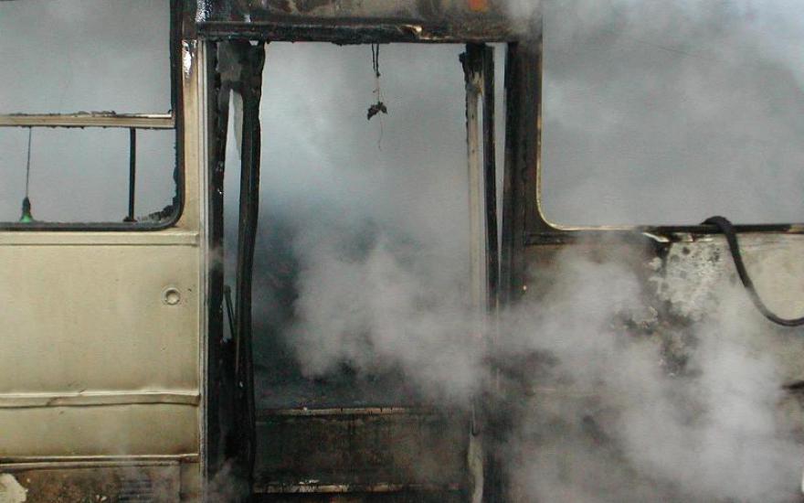 В Кетовском районе сгорел пассажирский автобус