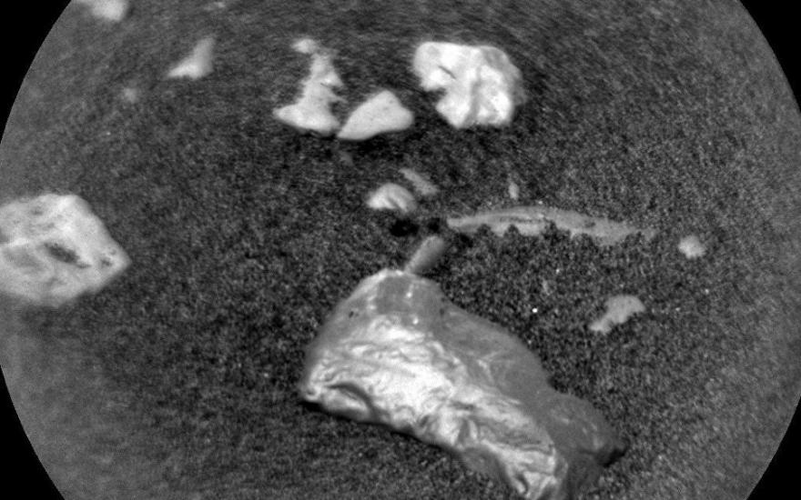 Неизвестный объект обнаружили на Марсе