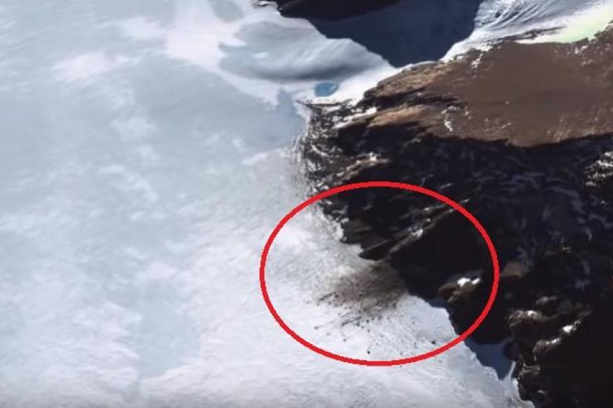 В горах Антарктиды разбился НЛО?