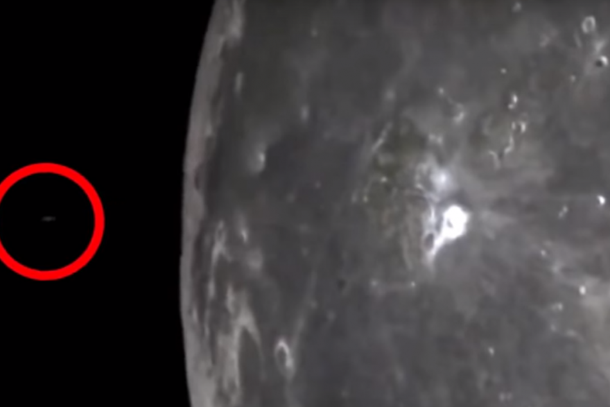 Неизвестный объект над Луной попал на видео