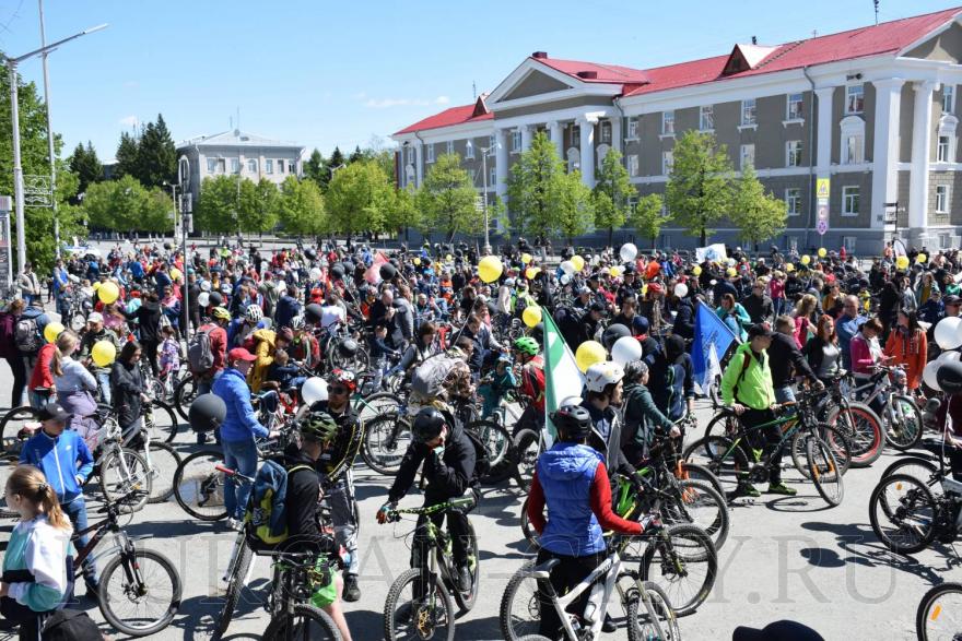 В курганском велопараде приняли участие 800 человек