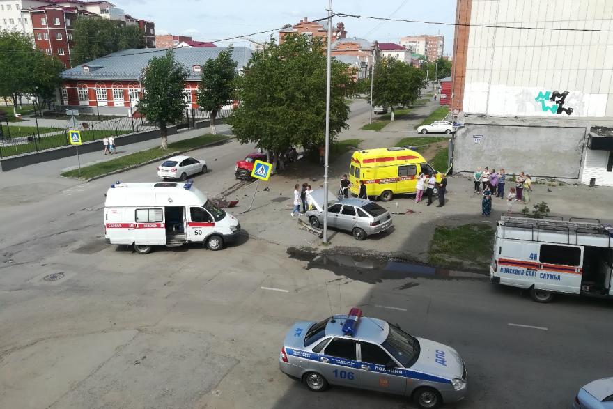 В ДТП в центре города пострадали пять человек