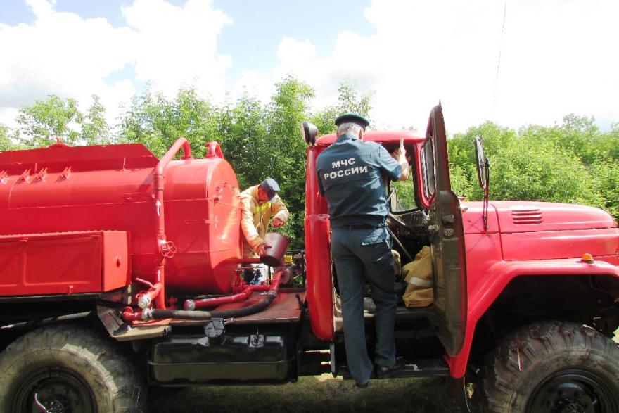 Умельцы в Курганской области сделали из ЗИЛа пожарный автомобиль