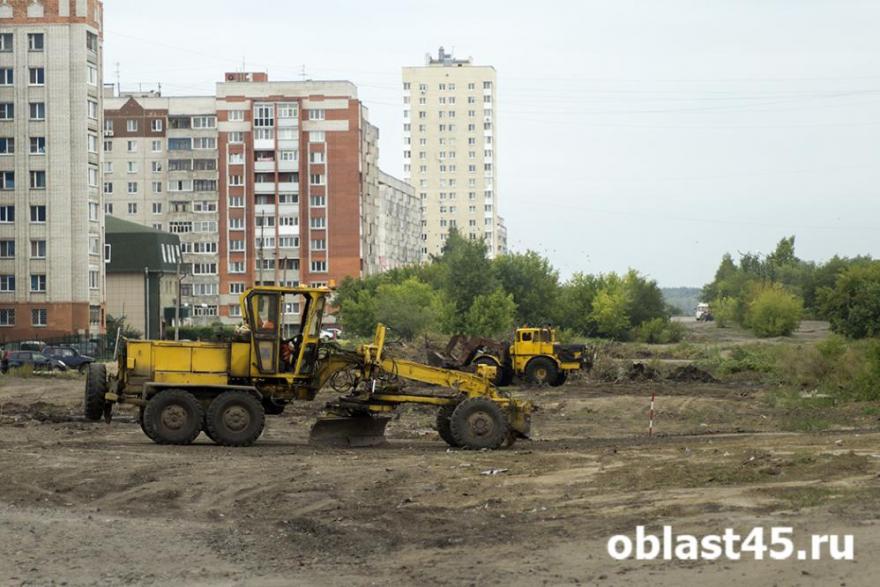 Андрей Потапов потребовал ускорить строительство дороги в Заозерном