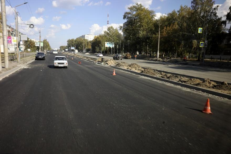 В Кургане завершают ремонт проспекта Конституции и улицы Омской