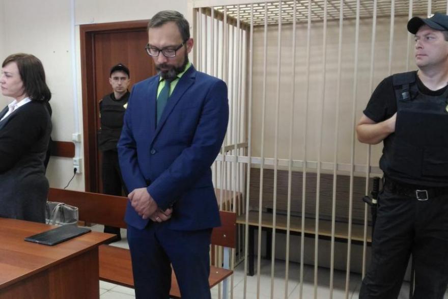«14 раз покидал дом на 15 минут и больше». Почему экс-главе Кетовского района Носкову хотят заменить домашний арест на СИЗО
