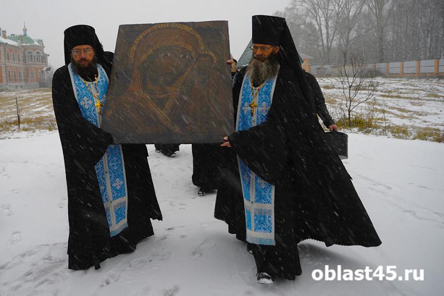 В Свято-Казанский Чимеевский мужской монастырь вернули главную святыню 