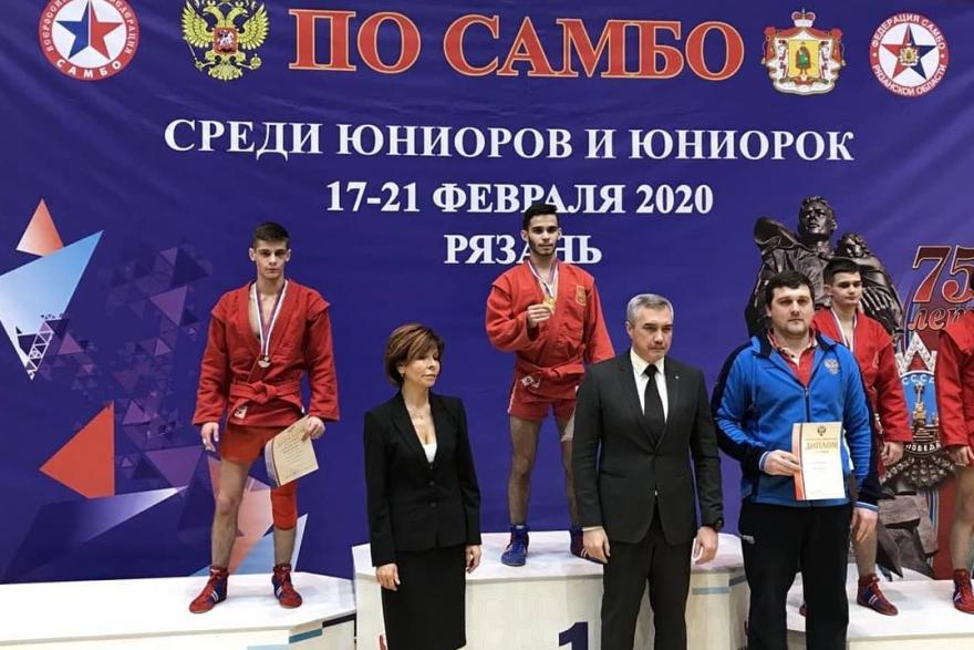 Курганский самбист завоевал серебряную медаль на первенстве России