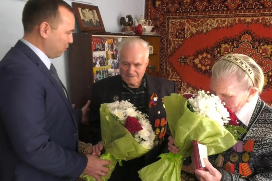Вадим Шумков вручил ветеранам медали «75 лет Победы в Великой Отечественной войне»