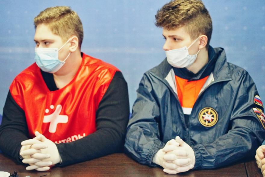 Курганские волонтеры получили 7 тысяч защитных масок от Сбербанка