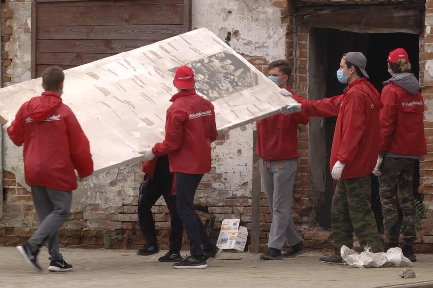 Курганские волонтёры помогают вернуть городу исторический облик