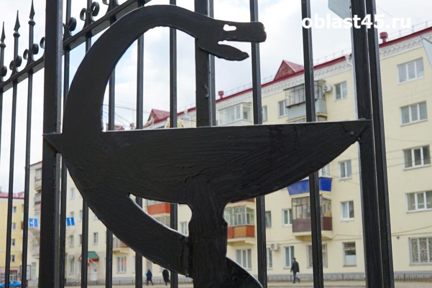 В Зауралье оштрафовали главрача больницы за любовь к искусству и халяве