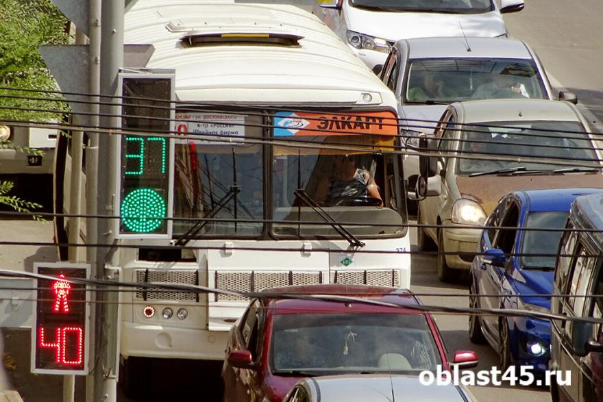 Более 10 курганских автобусов меняют маршруты 