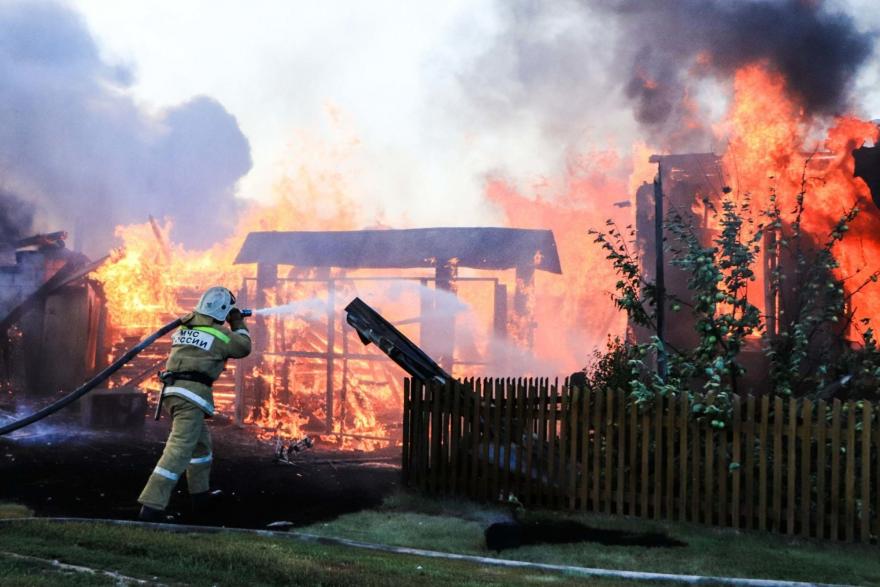 В Курганской области произошел крупный пожар