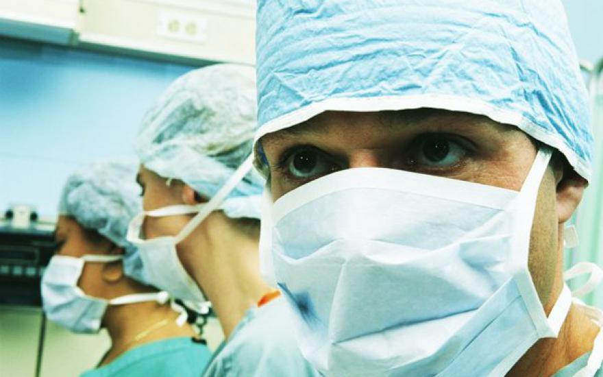 Зарплата врачей в Курганской области растет, опережая президентские указы