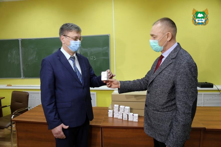 Медикам Курганской области привезли лекарства от COVID-19 на сумму 1 млн рублей 