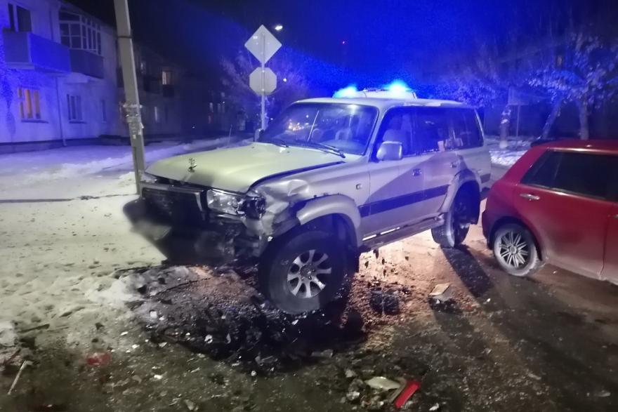 В районном центре Зауралья произошла авария с участием трех машин