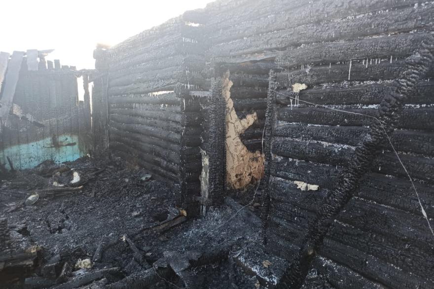 В Курганской области пожилой мужчина сгорел в собственном доме