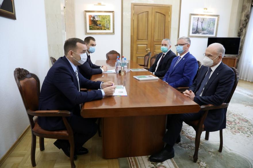 Губернатор Шумков встретился с представителями Сбербанка