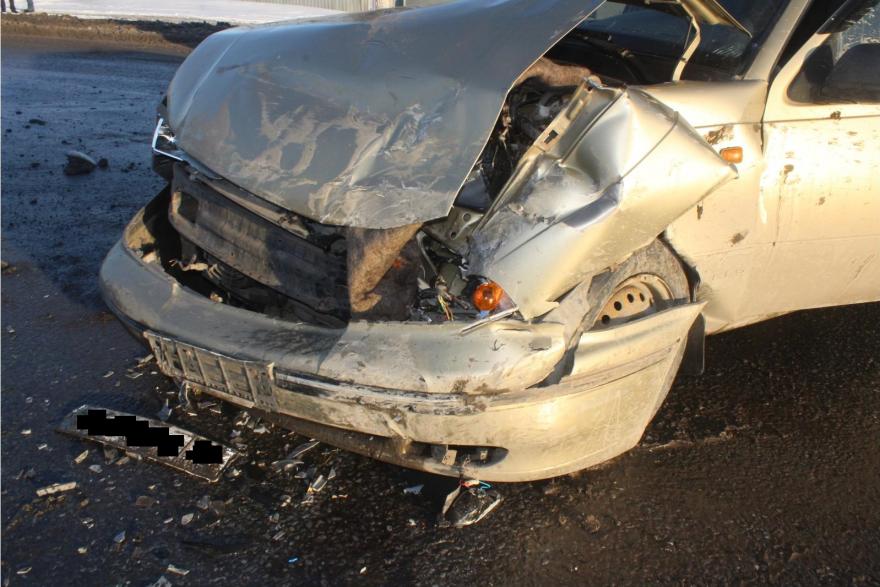 В Кургане водитель попал в больницу после аварии