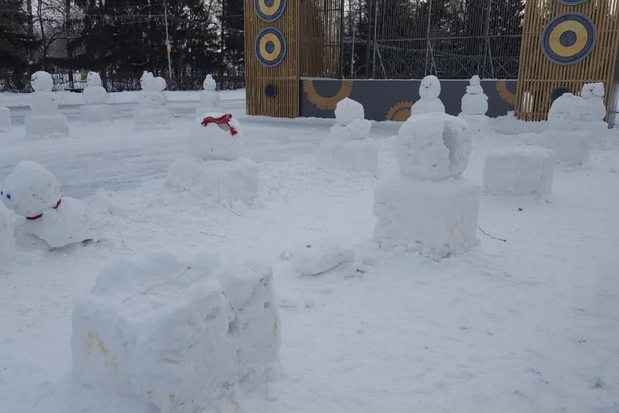 В главном парке Кургана разрушили снежный арт-объект