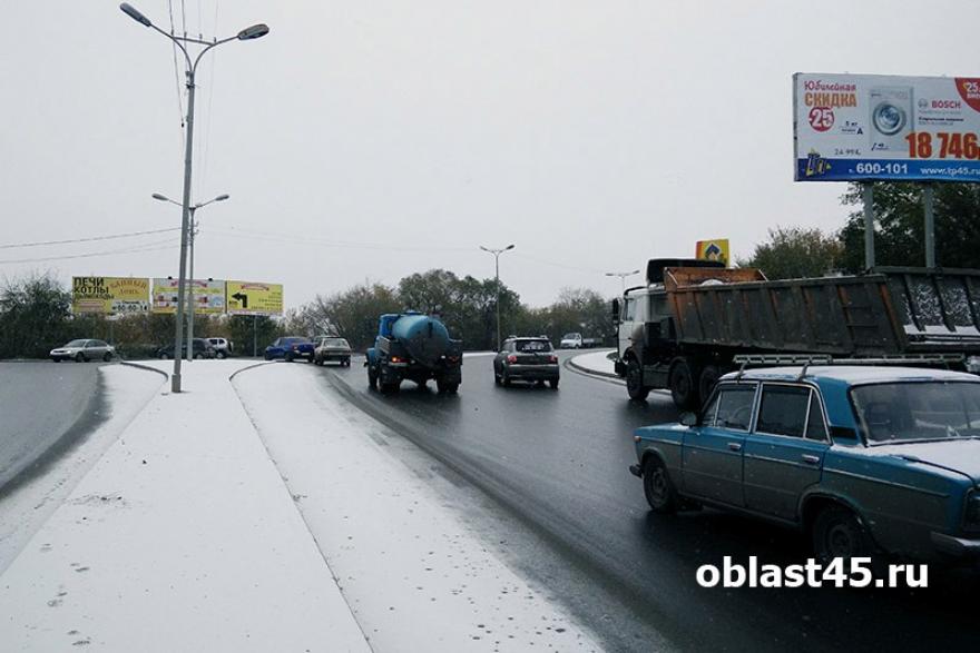 На трассах в Курганской области возобновлено движение грузовиков и автобусов 