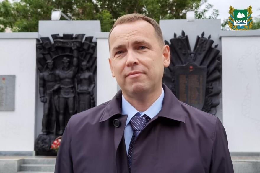 Губернатор Шумков поздравил зауральских мужчин с Днём защитника Отечества
