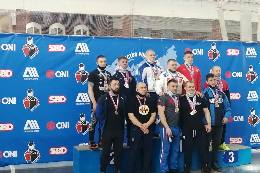 Курганцы завоевали медали на чемпионате по пауэрлифтингу 