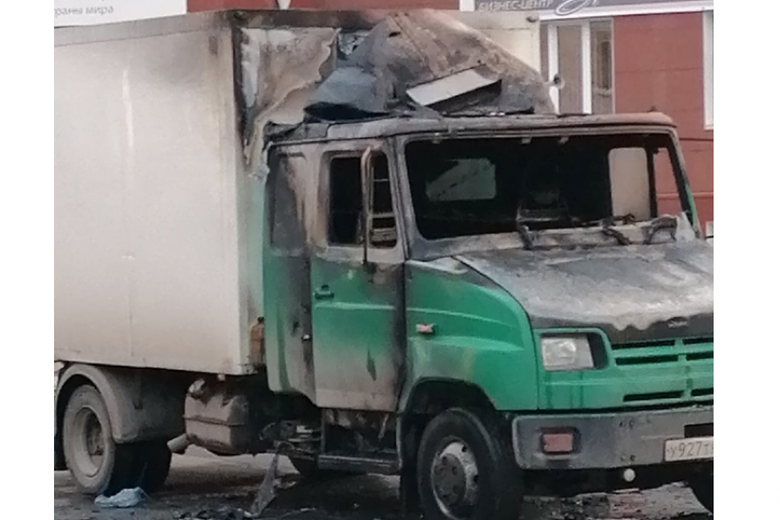 В Кургане сгорел грузовик 