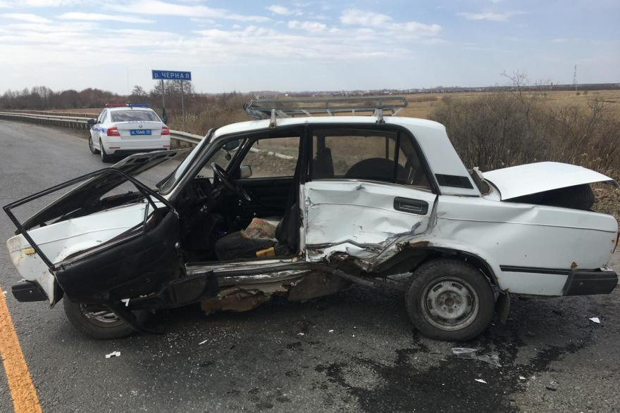 В Курганской области водитель попал в больницу после аварии на трассе