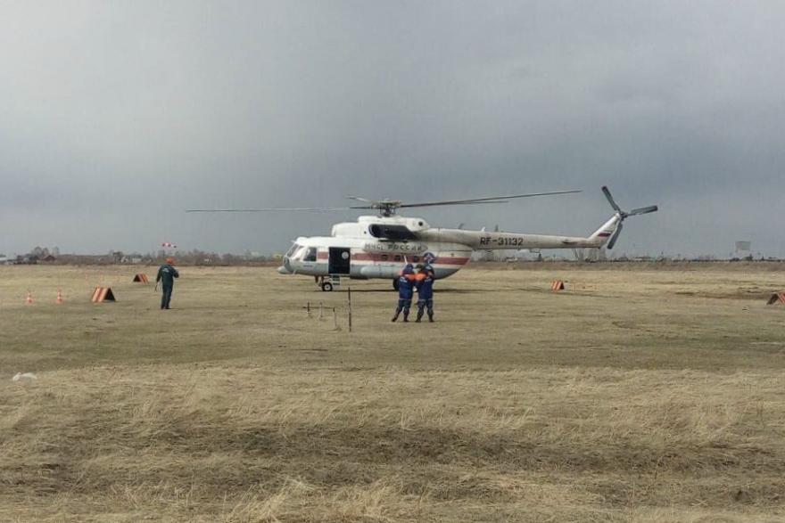 В Курган для тушения пожаров прилетел вертолёт из Екатеринбурга 