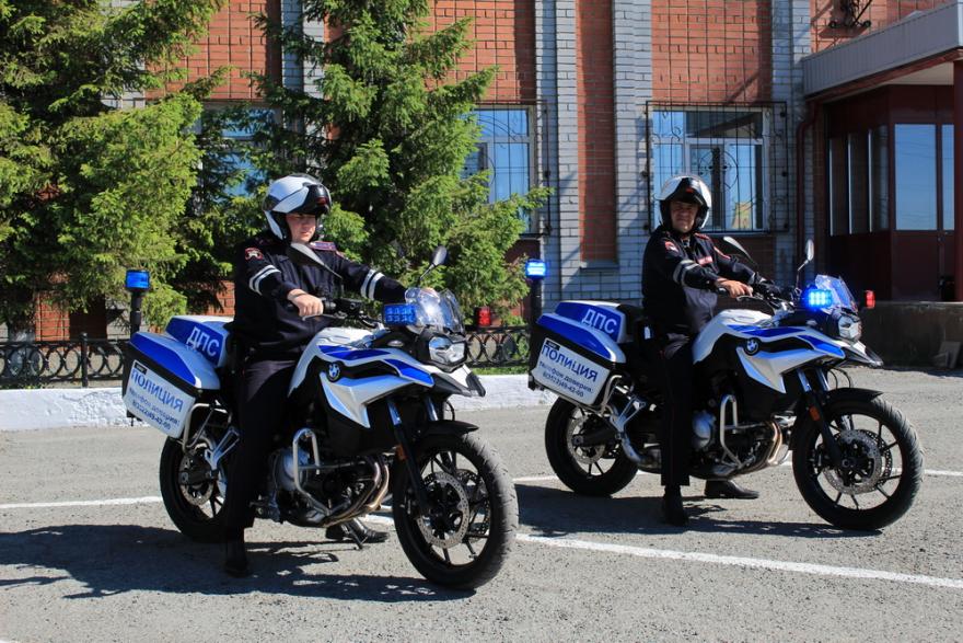 Автоинспекторы Курганской области патрулируют на новых мотоциклах BMW