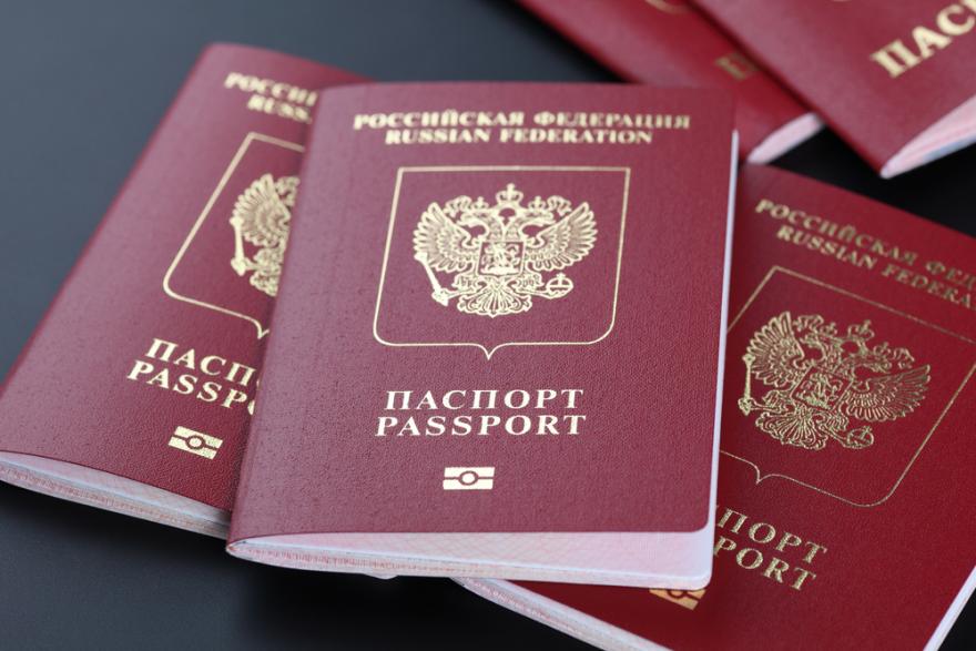 В России вступают в силу новые правила выдачи загранпаспортов
