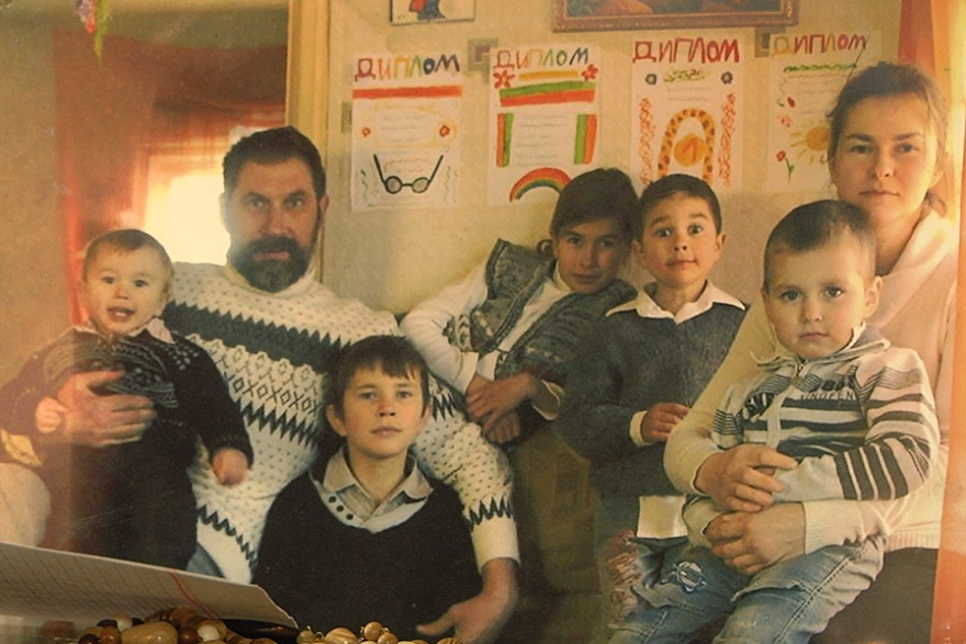 Из Тюмени на природу - как в зауральской семье воспитывают 7 детей