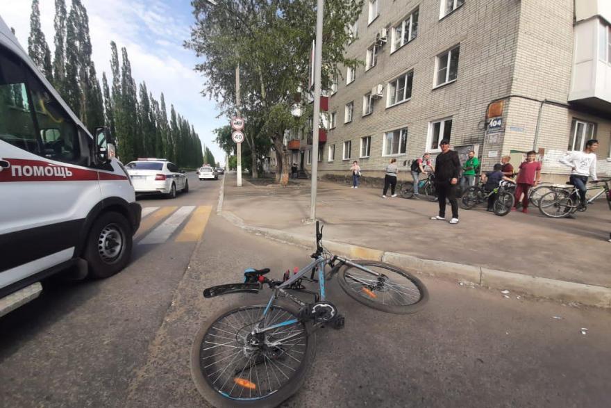 В Курганской области на пешеходном переходе сбили велосипедиста с ребенком