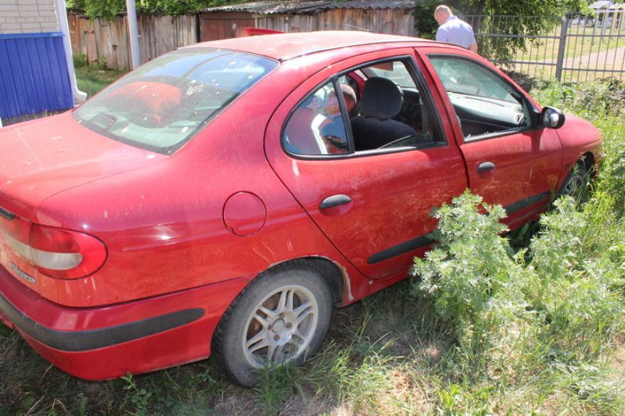 В Курганской области подростки попытались угнать три автомобиля 
