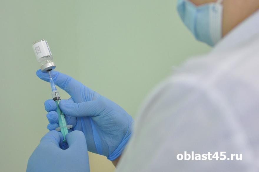 В еще двух торговых комплексах Кургана открыли пункты вакцинации